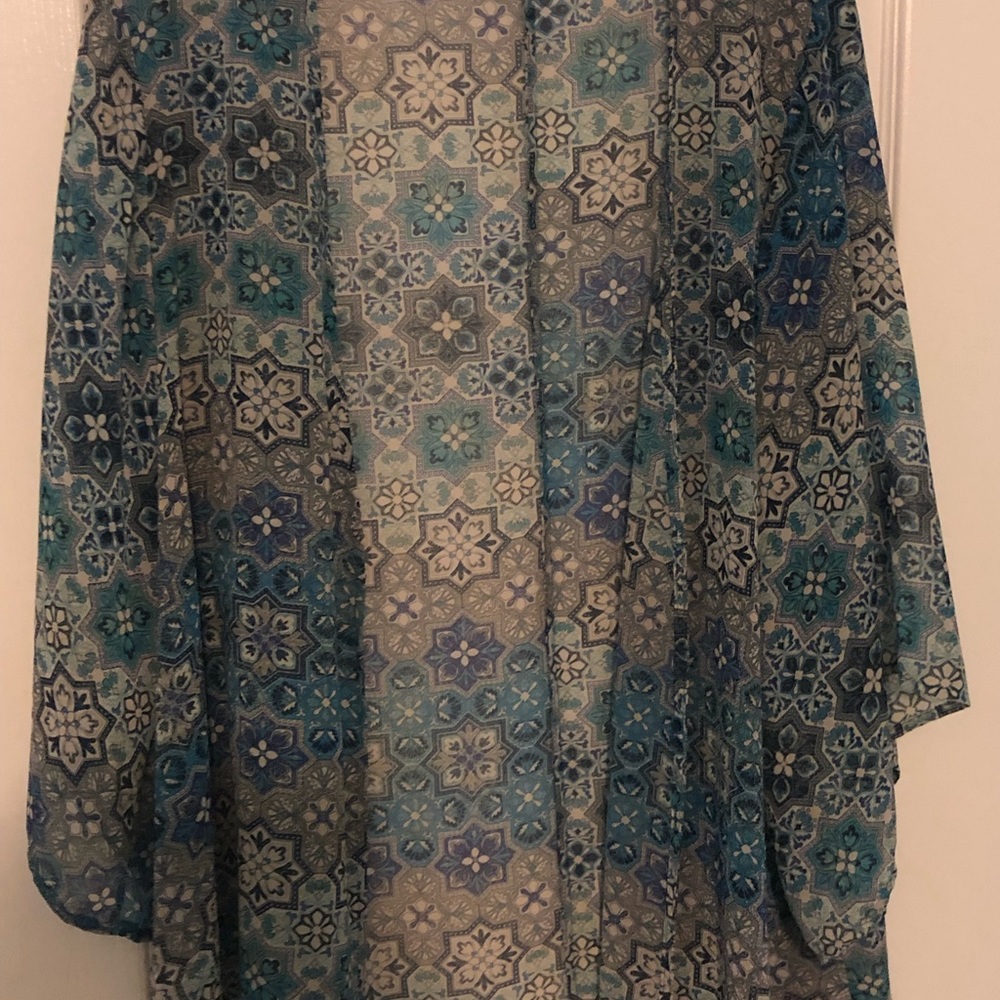 Kimono - Picture 2 of 2